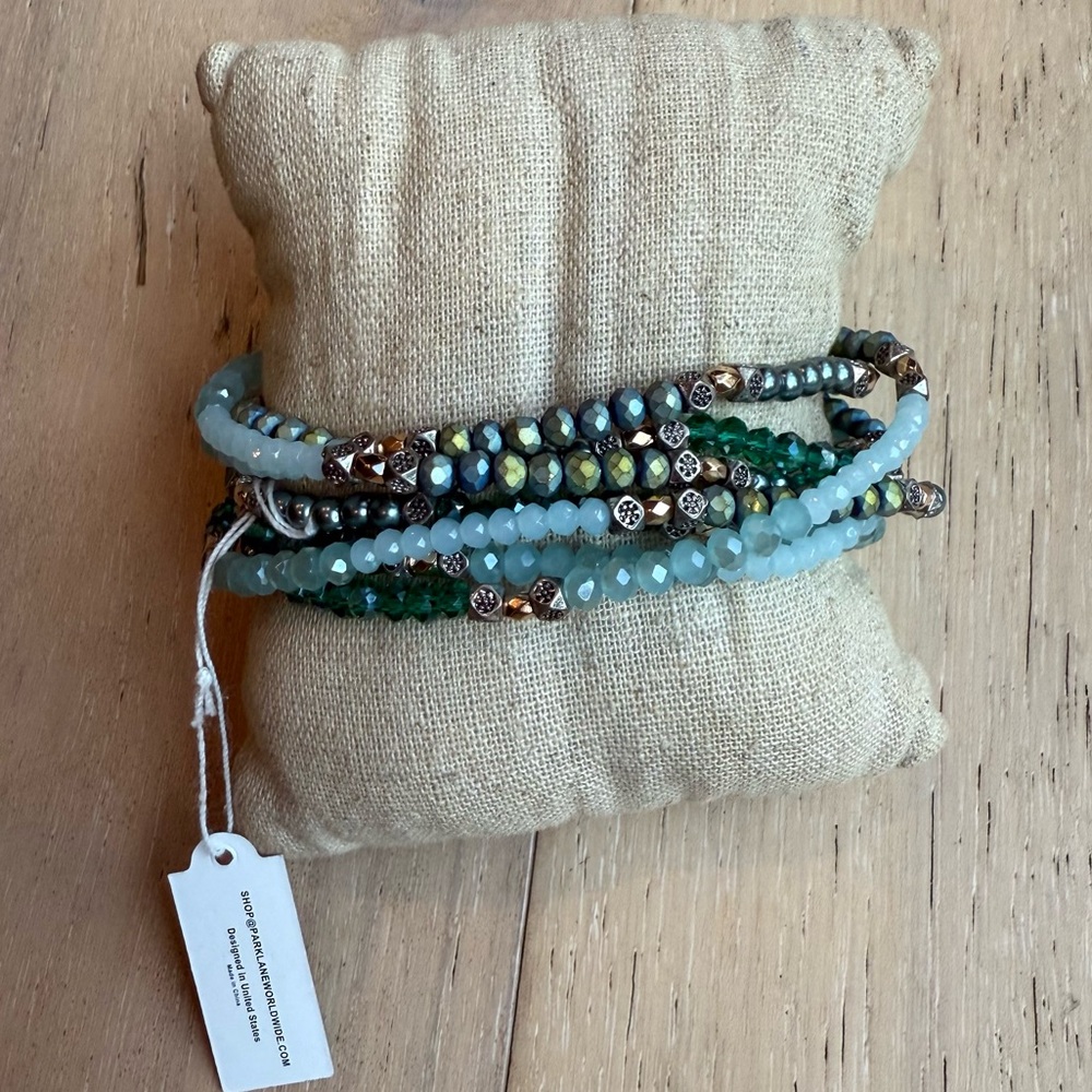 Park Lane Ranger Necklace Green and Metallic Beaded Jewelry Stretch Neutral